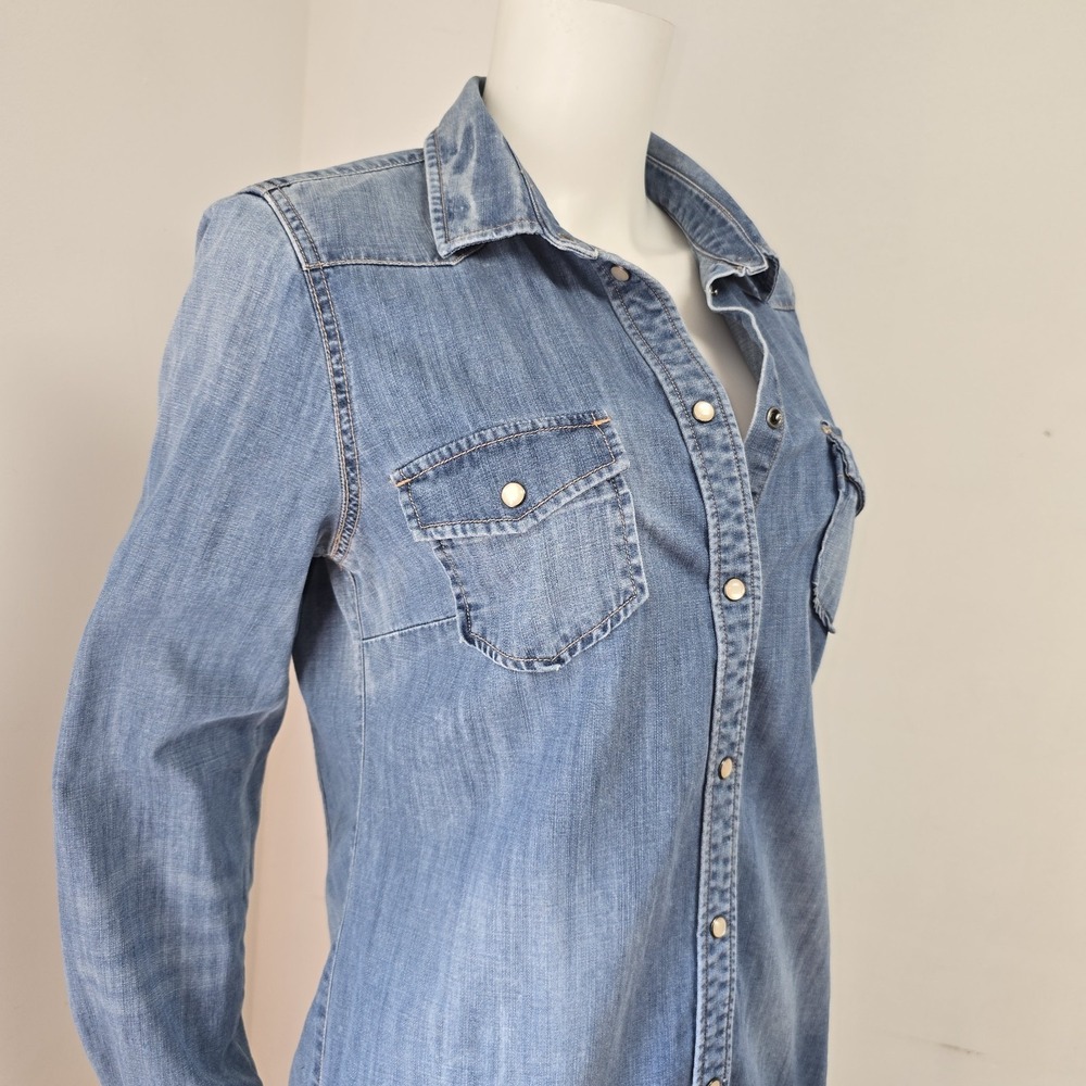 J Crew Denim Shirt Size M Womens Pearl Snap Down Long Sleeve Western Preppy - Picture 5 of 10
